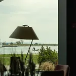Apart Otel Oe Seaside & 4*