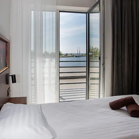 Aparthotel Oe Seaside & *
